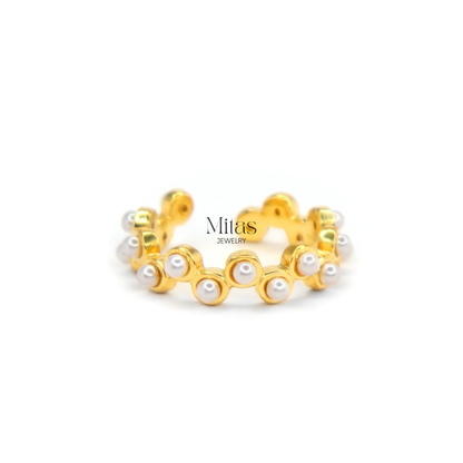 Anillo Dorado con Perlas