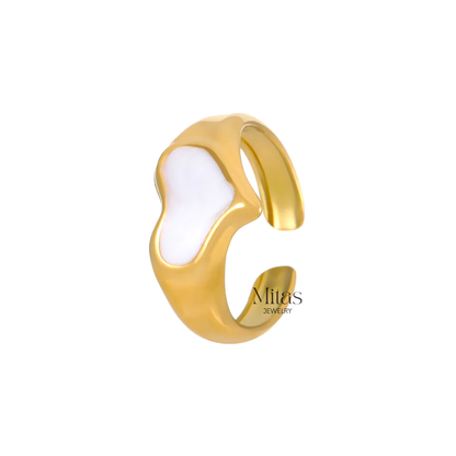 Anillo Dorado Corazón Blanco