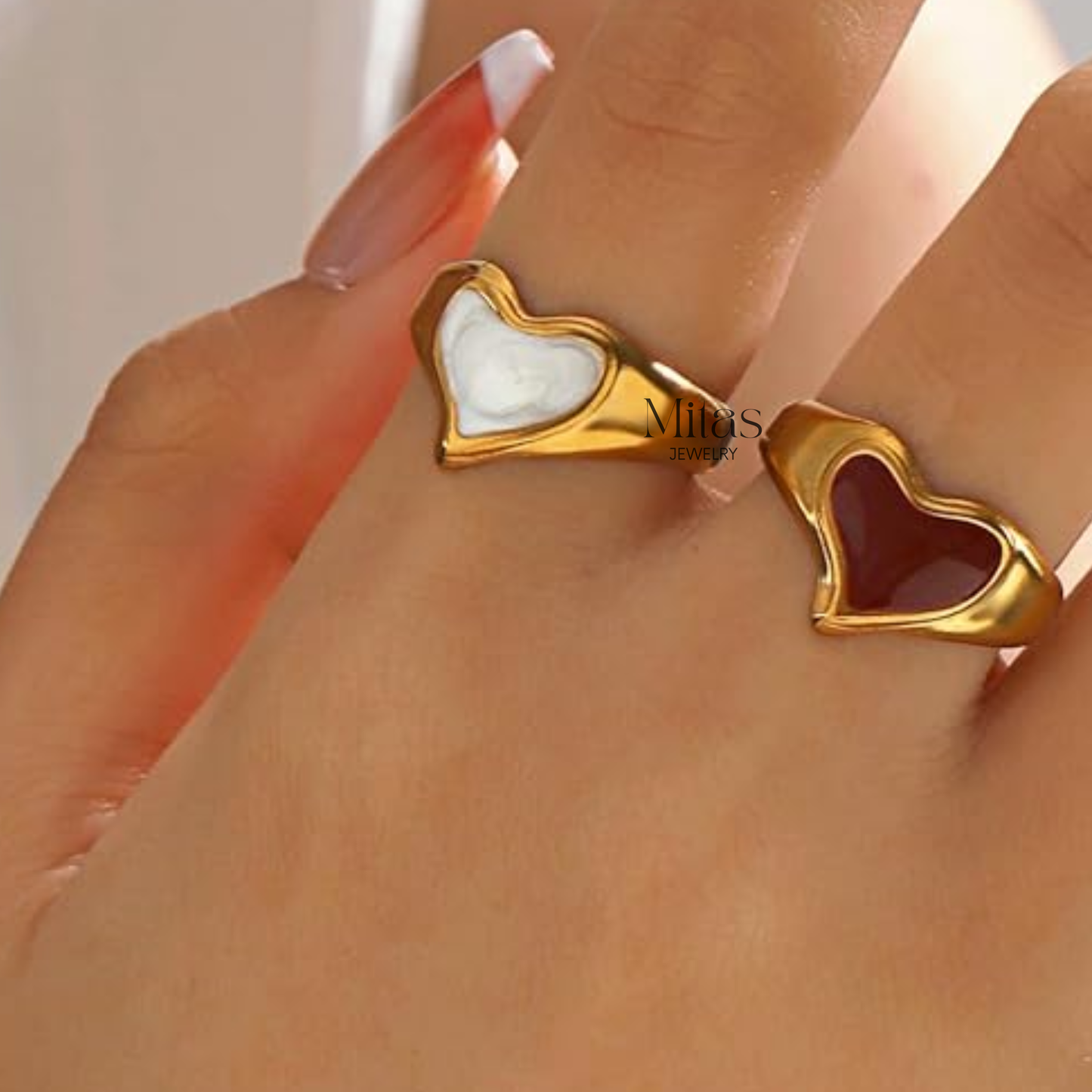 Anillo Dorado Corazón Blanco