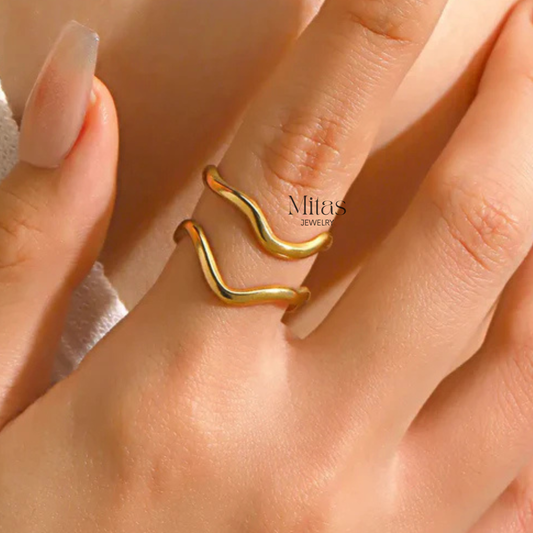 Anillo Dorado Doble Lazo