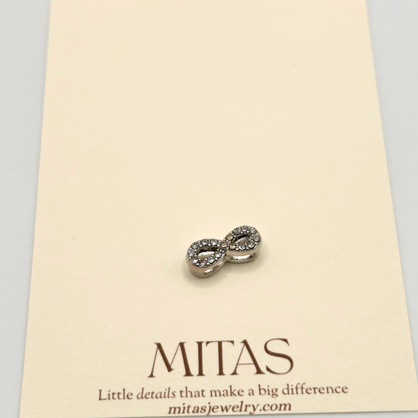Charm infinito