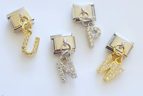 Letra A -Charm Letras Colgantes Plateada