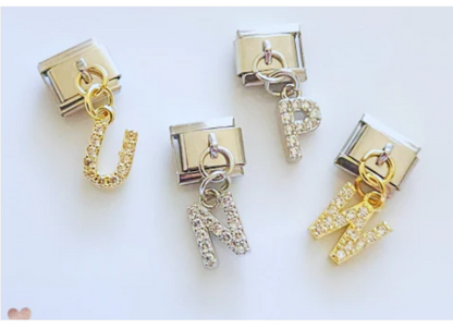 Charms Letra W