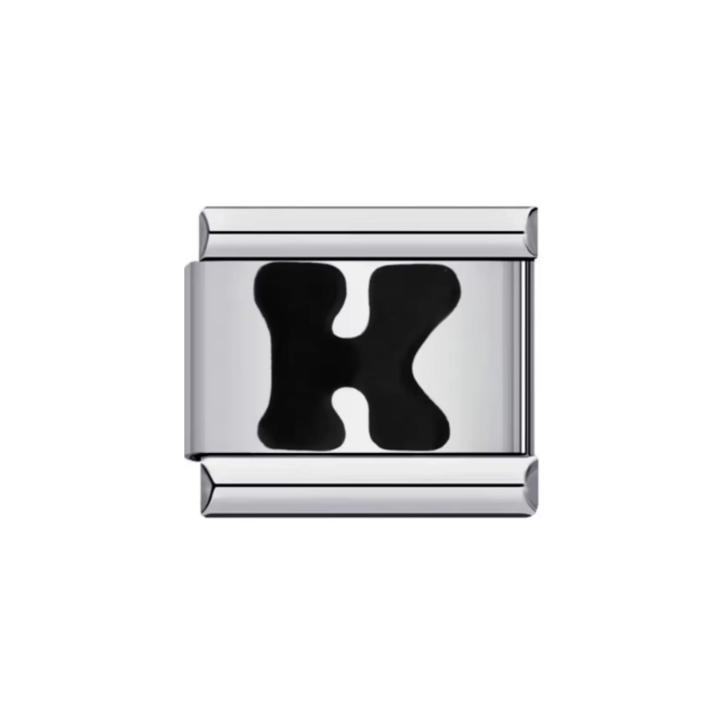 Charm Letra K — Plateado con Detalle Negro