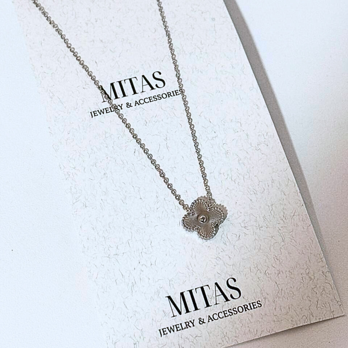 Collar Trébol Plateado